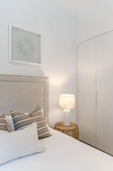The Hamptons Lake House - Noosa Heads Luxury House 0*,  Australie