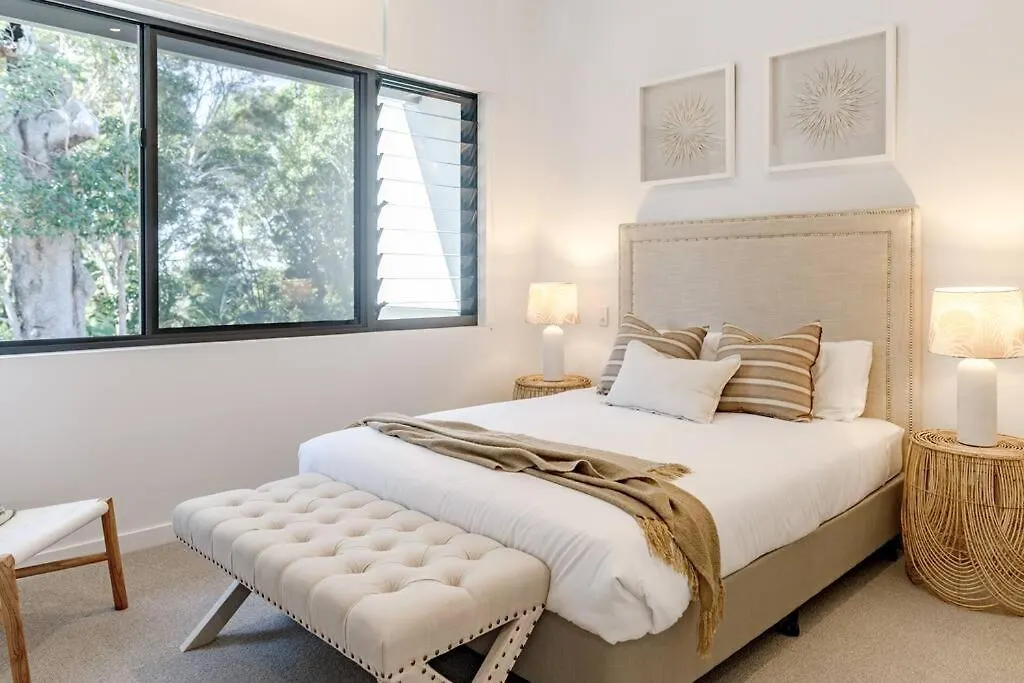 Hébergement de vacances The Hamptons Lake House - Noosa Heads Luxury House