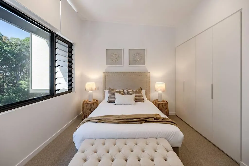 The Hamptons Lake House - Noosa Heads Luxury House Australie