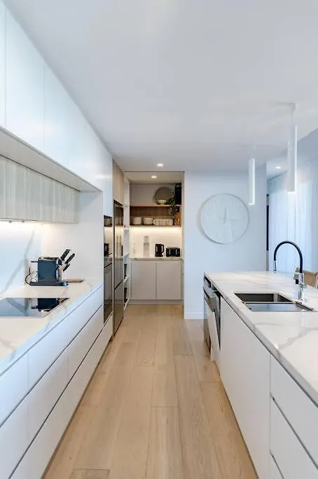 The Hamptons Lake House - Noosa Heads Luxury House Australie