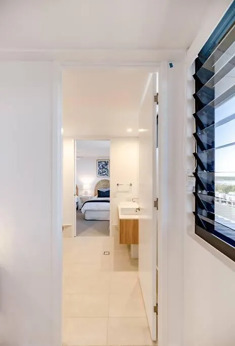The Hamptons Lake House - Noosa Heads Luxury House Hébergement de vacances